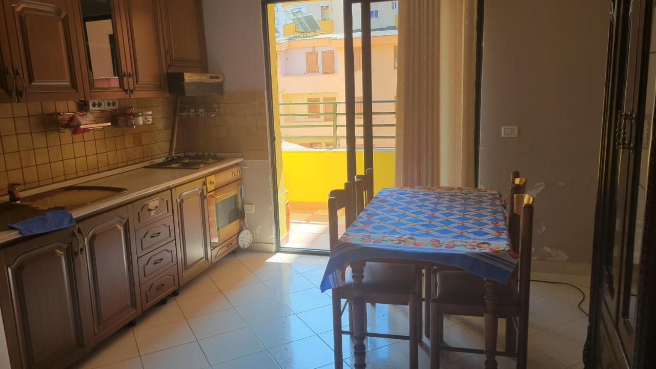 Charming Apartment Lushnje Экстерьер фото