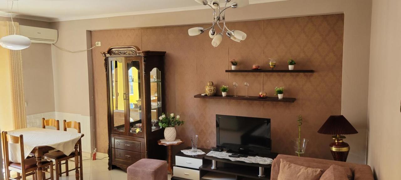 Charming Apartment Lushnje Экстерьер фото