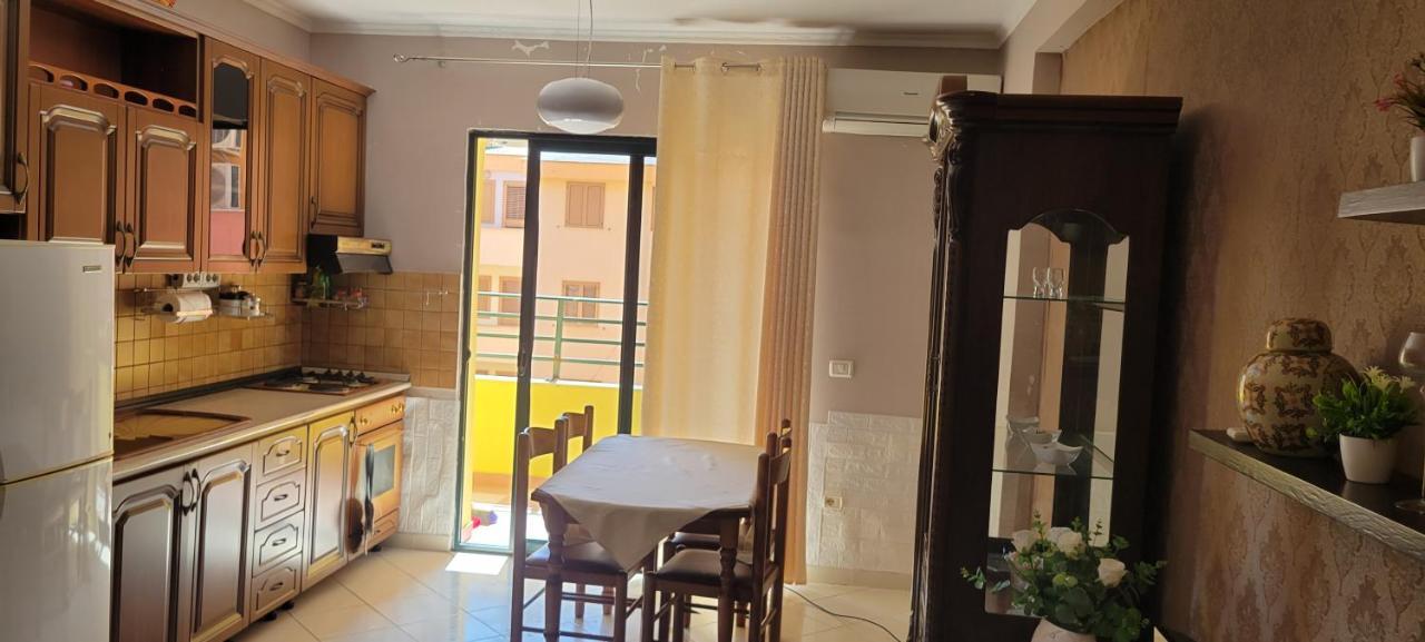 Charming Apartment Lushnje Экстерьер фото